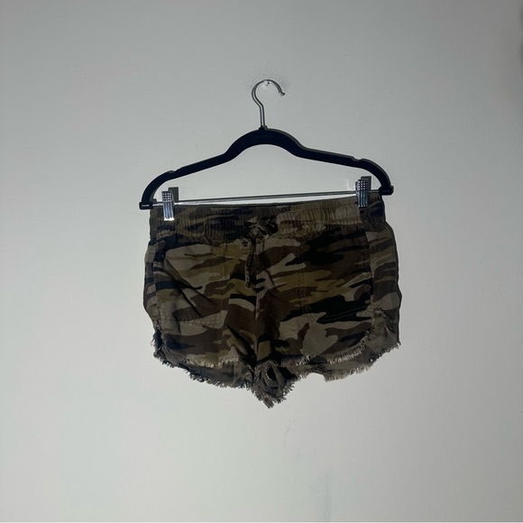 Express Light Camo Shorts size XS - Picture 1 of 5